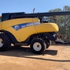 2011 New Holland Combine CR 9070