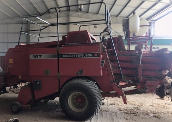 Massey Fergusson 187 Baler