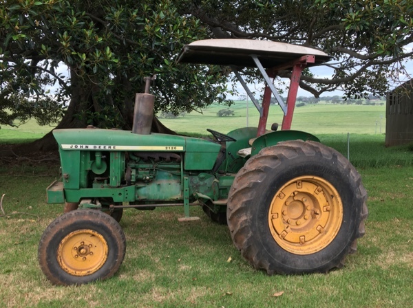 John Deere Tractor 2120