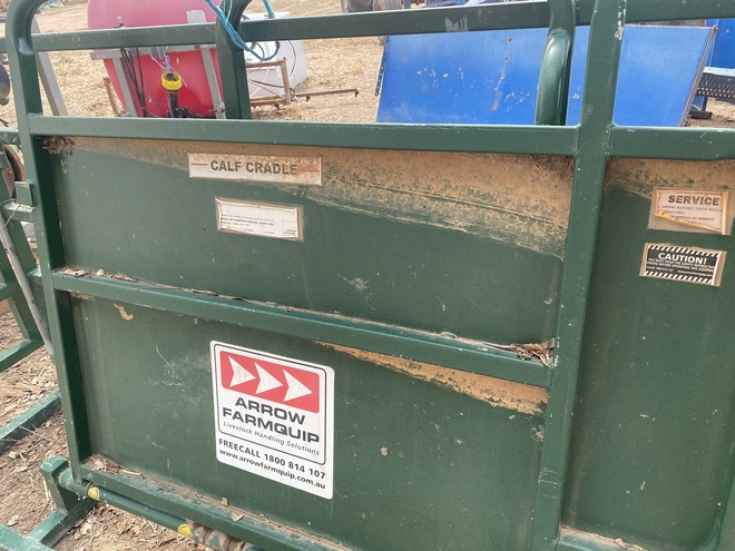 Arrow Table Type Calf Cradle