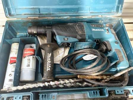 Makita HR2631FT Rotary Hammer Drill
