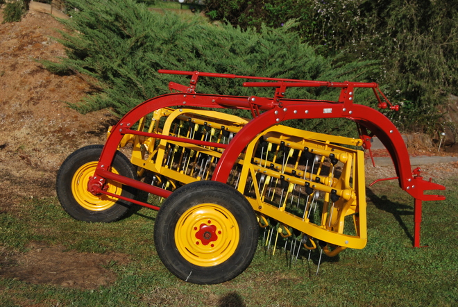 New Holland Roller Bar Rake
