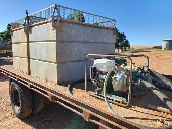 Under Auction - (A132) - 1974 Ford D1210 Series Truck 