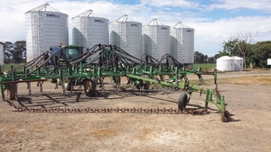 Smale Tail Prickle Chain