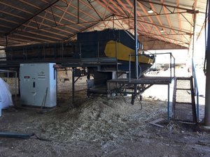 Large Bale Teaser and Conveyor