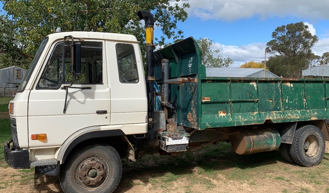 Nissan UD 9.6 ton Tipper