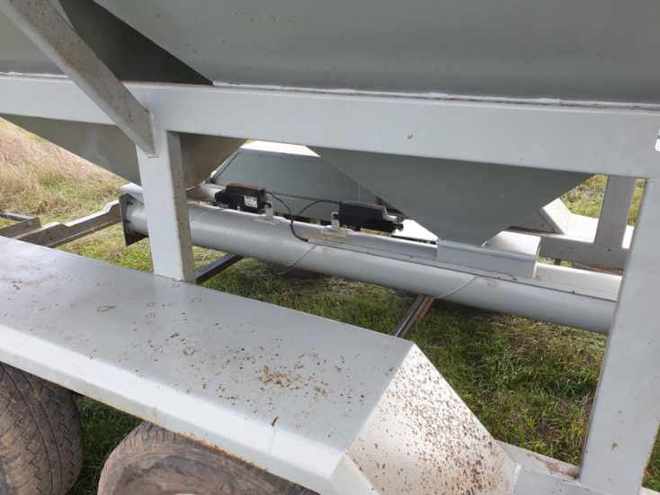 Twin Bin Grouper/Sheep Feeder - 2% Buyers Premium On All Lots