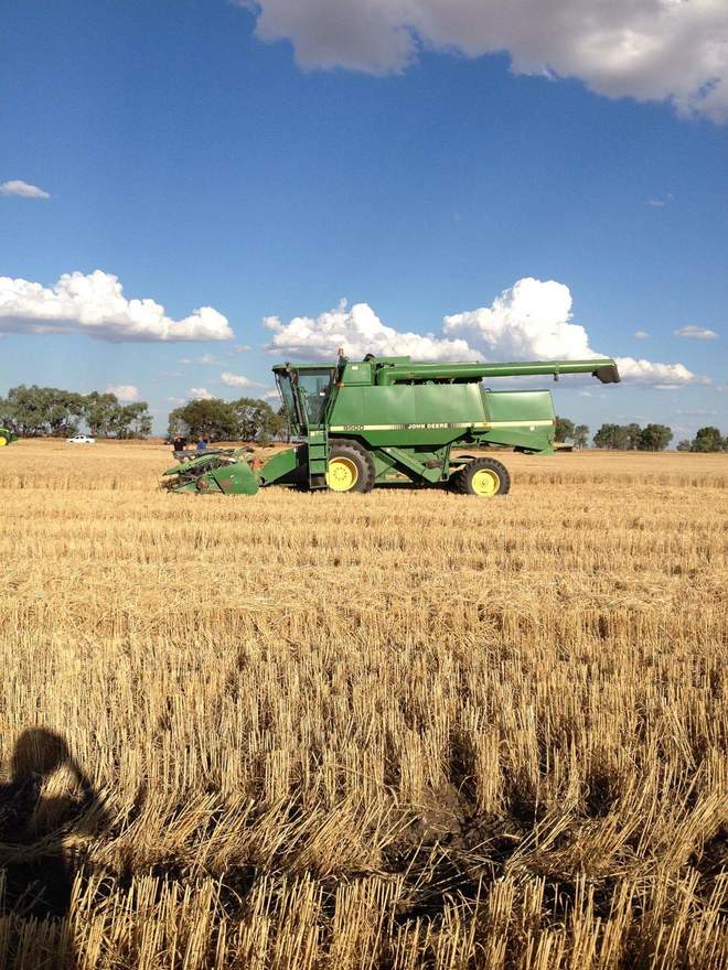 John Deere 9500 header