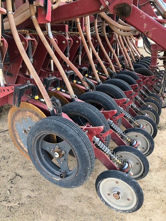 2009 Daybreak 32 Row Disc Seeder