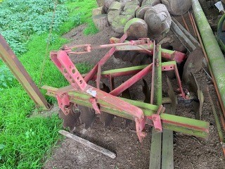 Under Auction - 14 Plate Off Set Discs - 2% Buyers Premium On All Lots 