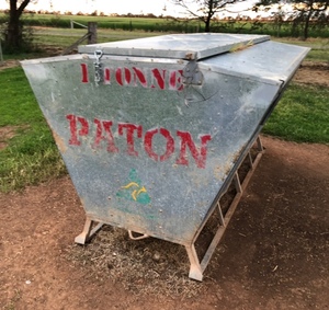 Paton 1 Tonne Lick / sheep Feeder for sale