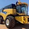 2011 New Holland Combine CR 9070