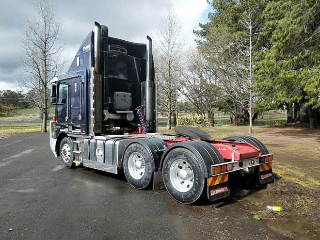 2007 K104B Kenworth