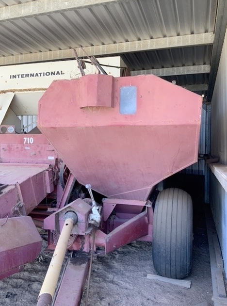 International 710 PTO Header