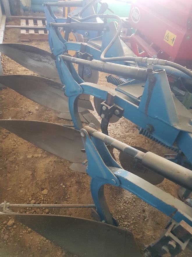 Overum 4 Furrow Mouldboard Plough