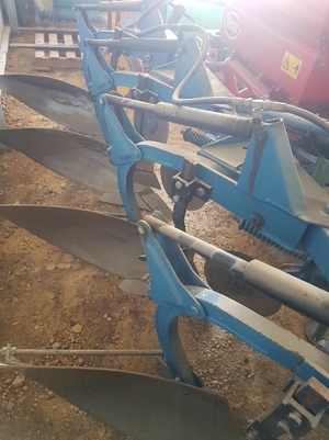 Overum 4 Furrow Mouldboard Plough
