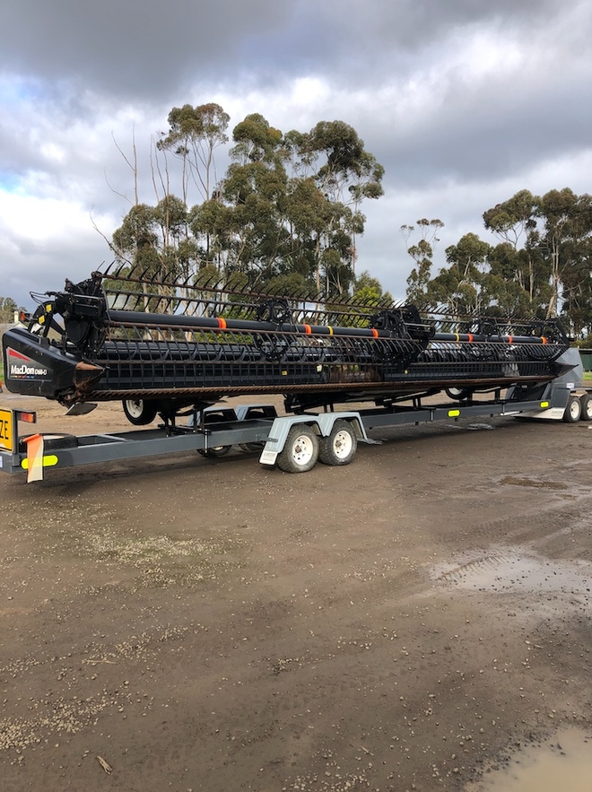 2012 MacDon D60-D 40ft Draper Front with Top Cross Auger