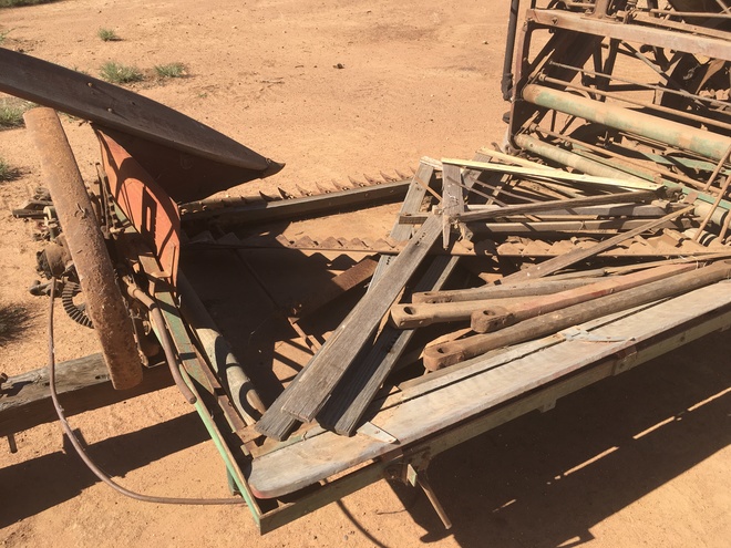 Under Auction - Under Auction (A132) - Massy Harris Binder 