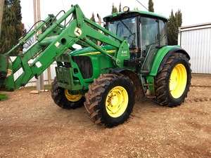 John Deere 6320