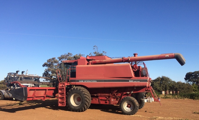 1992 Case IH 1680 Header with 30ft Front & Trailer