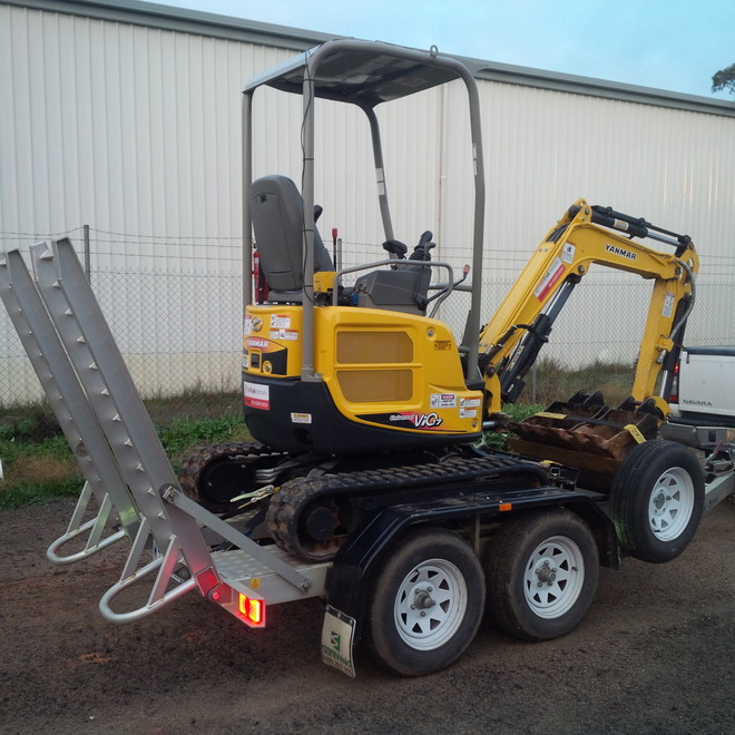 1.7T Mini Excavator for Hire or Sale