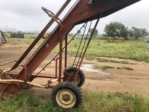 Bale elevator 