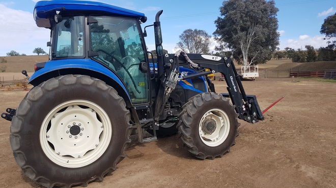 2018  New Holland TD5.95 Tractor With Loader 200HRS 