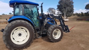 2018  New Holland TD5.95 Tractor With Loader 200HRS 