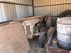 (A134) - Old Massey Ferguson Tractor