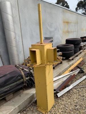 Power Bollard  (Seymour)