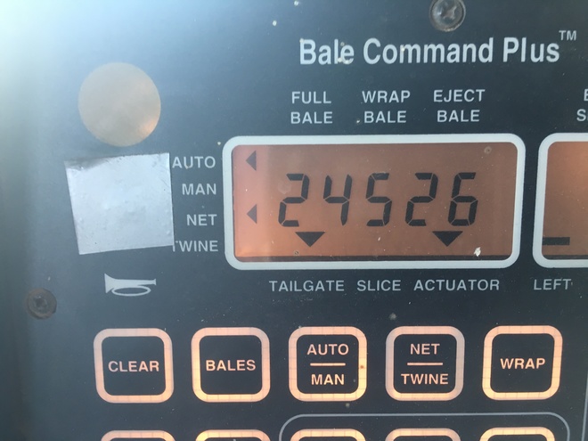 New Holland 654 Round Baler