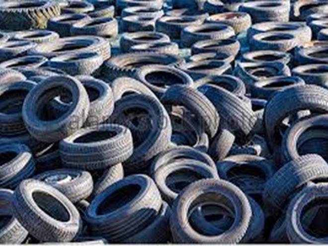 Free tyres for silage stacks