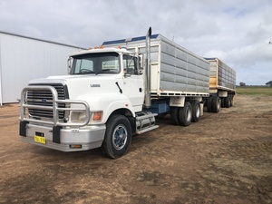 1995 Ford L9000 Tipping Tray Truck