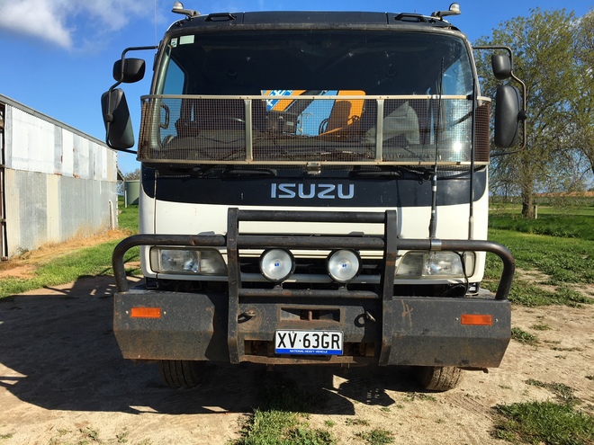 2004 Isuzu FTR 900 with 2013 Effer Model Crane