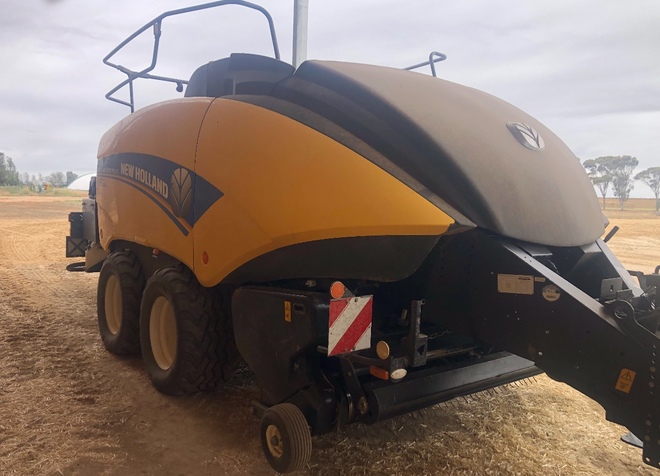 2018 New Holland BIGBALER 1290 Plus Baler