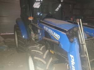 New Holland Front End Loader T4.55 AS NEW only 626 hours 