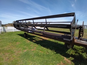 Macdon 25ft windrower front with end knife