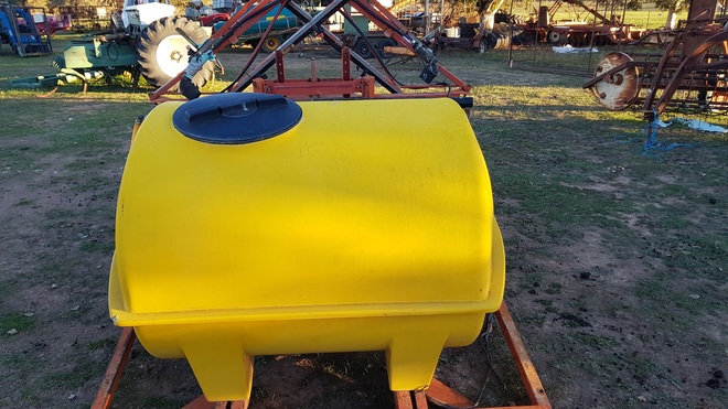 Hardie 12metre ute mounted boomspray  