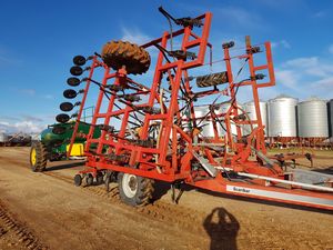 Simplicity seeder & Horwood Scaribar