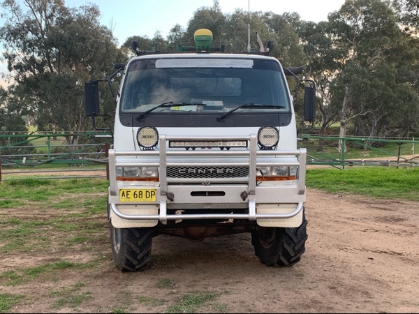 Mitsubishi Canter Spray Truck