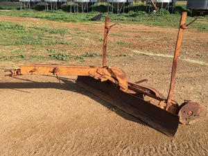 Under Auction - Antique Bristand Grader - 2% Buyers Premium on all Lots