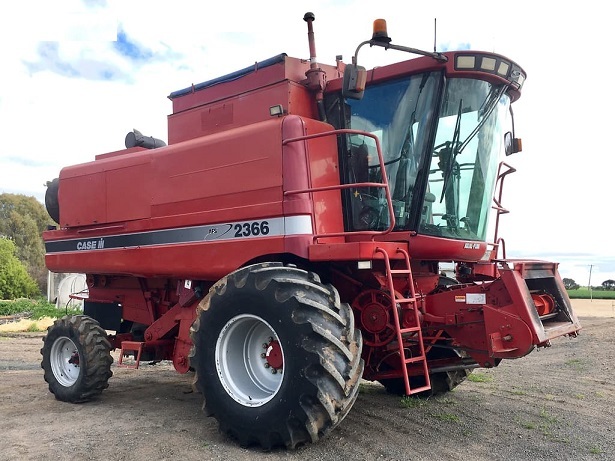 Case 2366 + 30ft 1020 flex front + Leith trailer 