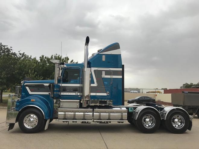 2004 - KENWORTH T904