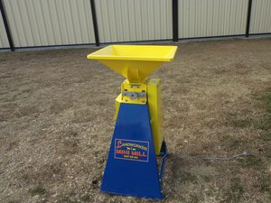 Landworker Mini Mill Grain Roller