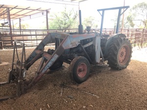 (A134) - Ford Tractor with 3PL and Forks