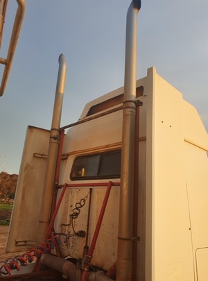 2000 International S-Line Prime Mover