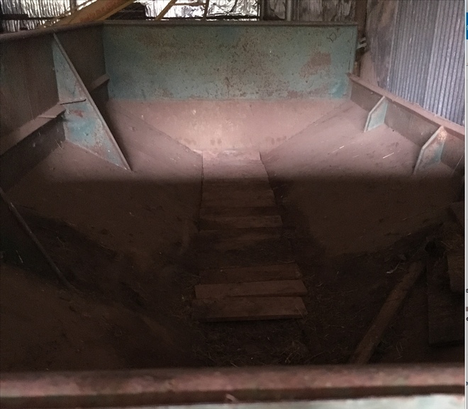 Bulk Bin To Suit Bedford Truck With Electric Motor For Belt In Floor. Could be used for Grain