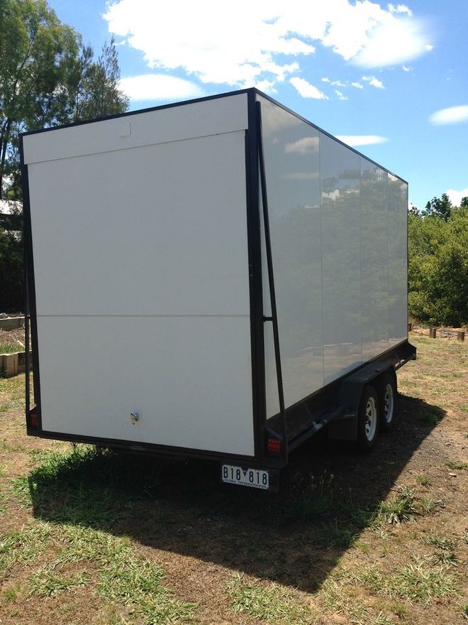 2016 Tandem Trailer enclosed moving/toy hauler