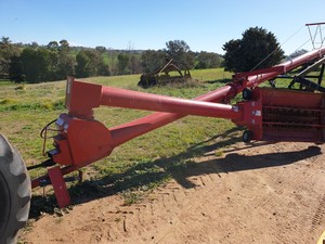 Wheatheart 10-60 Swing away Auger