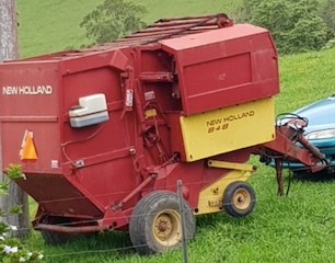 New Holland 848 Baler